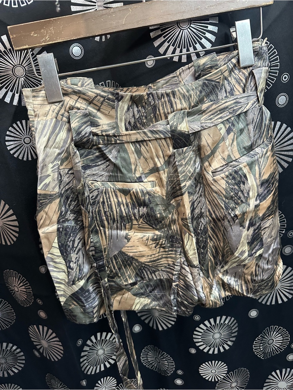 L'agence Alex Short PALM PRINT. Like NEw - Picture 6 of 8